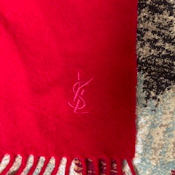 Yves Saint Laurent red 100% wool scarf - Picture 2 of 4